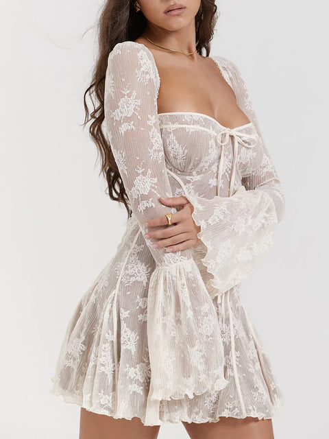 Robe en dentelle rose